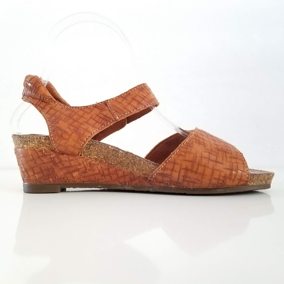 Taos Score Brown Wedge Strap Sandal Open Toe Shoes - Picture 5 of 12